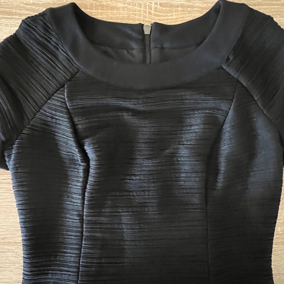 Maeve Anthropologie Slim Mini Scuba Dress Back Zip Size 2 - Picture 3 of 4